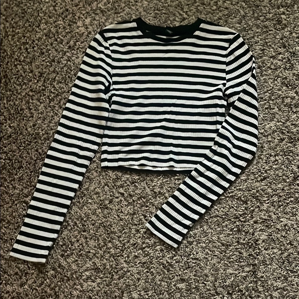 Black and White striped cropped fitted long sleeve